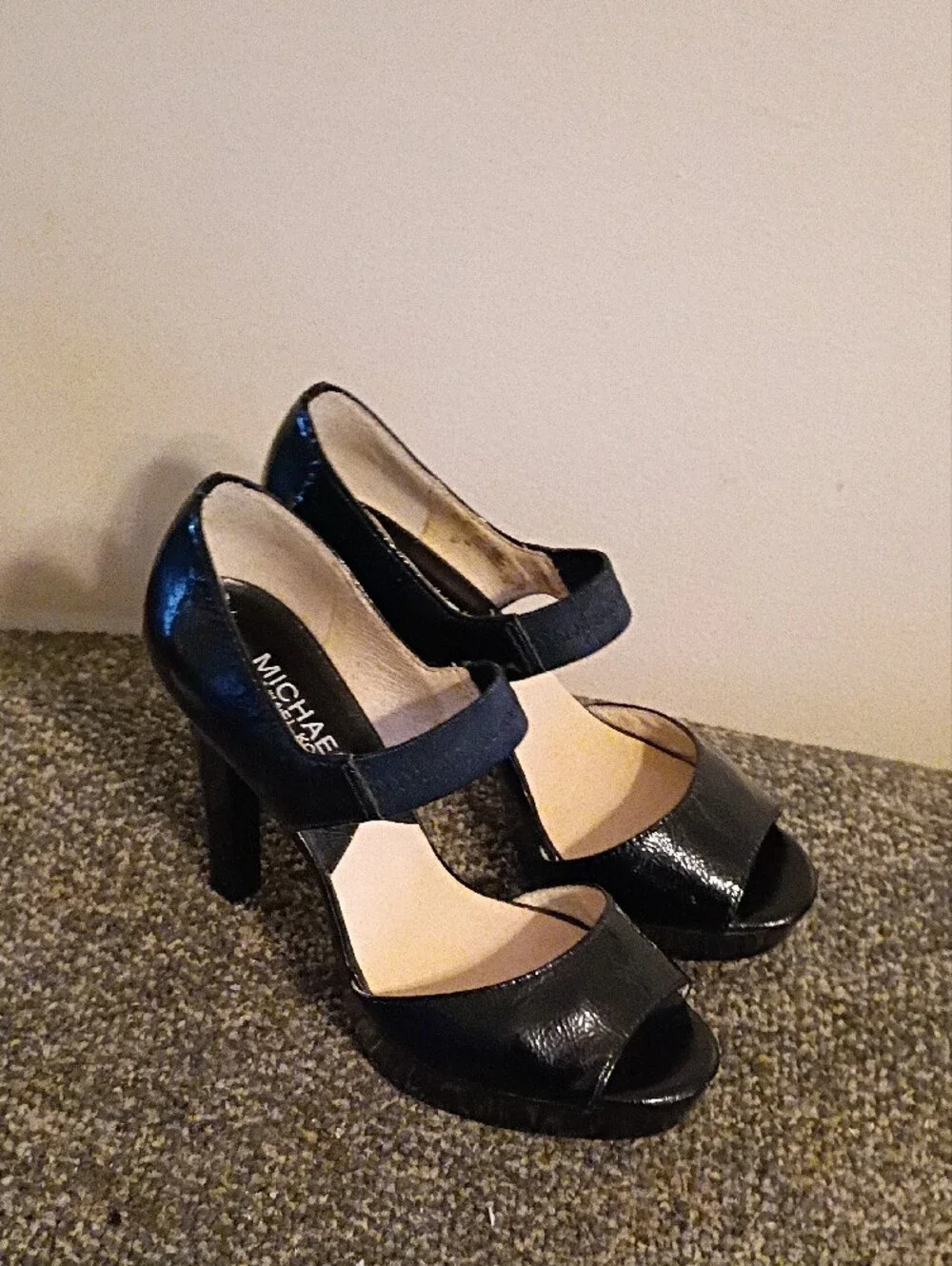 MICHAEL Michael Kors Black Patent Open-Toe Ankle-Strap Heels Size 6